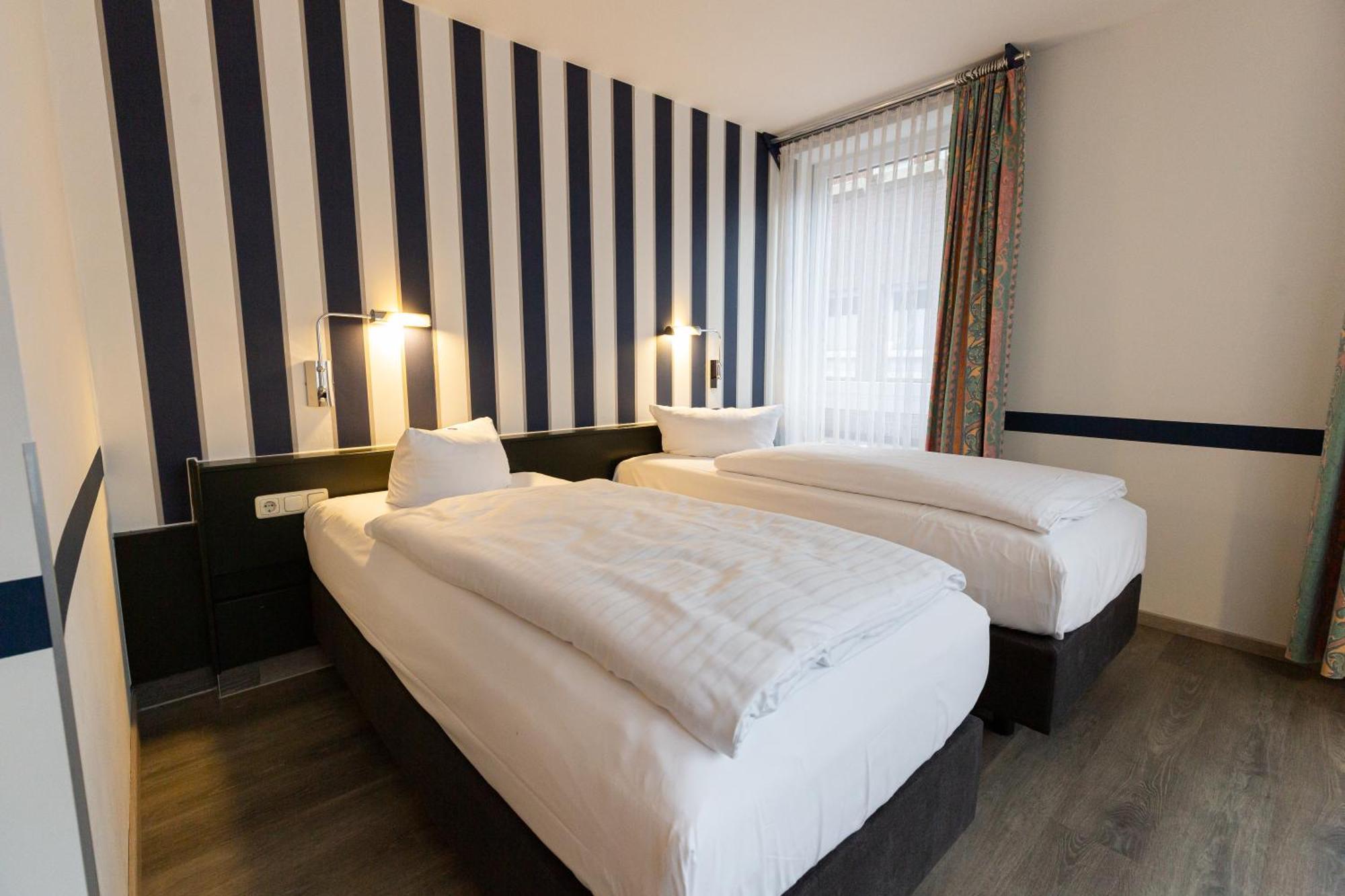 Hotel Dh Vec, Sehr Beliebtes & Leckeres Fruehstueck, Self-Check-In フェヒタ エクステリア 写真