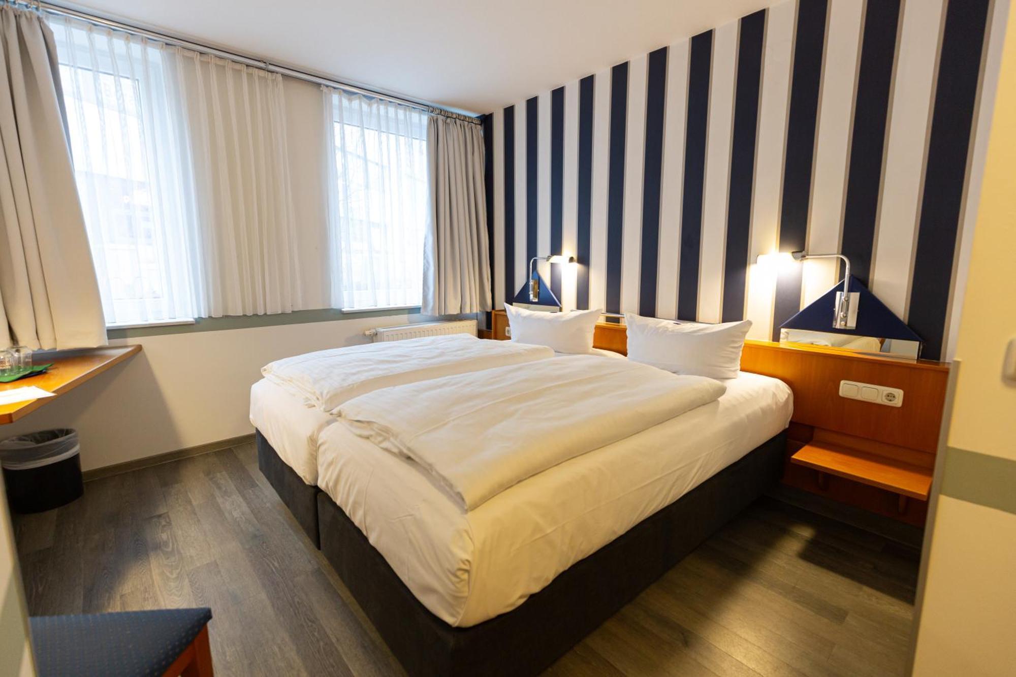Hotel Dh Vec, Sehr Beliebtes & Leckeres Fruehstueck, Self-Check-In フェヒタ エクステリア 写真